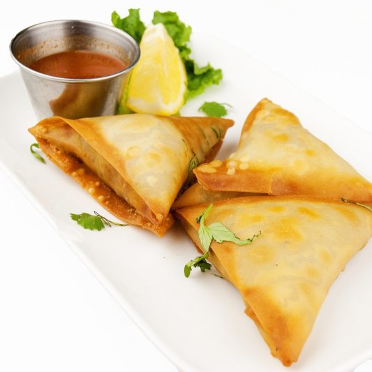 Veggie Samosas (2 pcs) with Chutney 