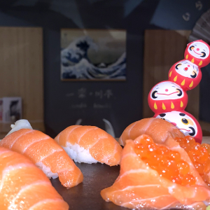 S01. Salmon Nigiri (2 pcs)