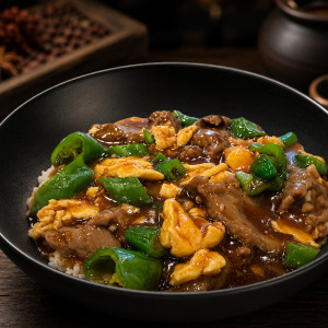 G12. Beef & Egg with Chopped Chilies 碎椒牛肉鸡蛋盖