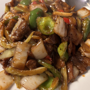 10. Saut&eacute;ed Beef & Black Peppers 黑椒牛肉