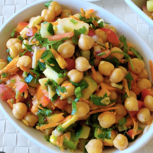Chickpea Indian Salad (8 pcs)