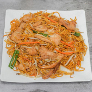 N3. Chicken Hakka Noodles