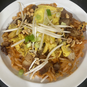 L16. Pad Thai Noodles with Chicken