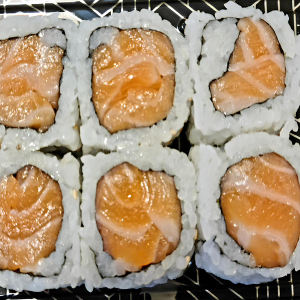 MM4. Sake (Salmon) Roll (6 pcs)
