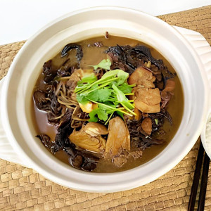 A2.  Chicken and Mushroom Stew / 小鸡炖蘑菇