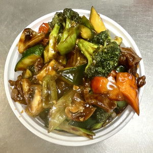 Almond with Mixed Greens