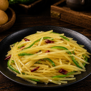 C07. Shredded Potatoes with Green Peppers 尖椒土豆丝