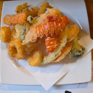 D17. Seafood Tempura