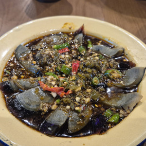 Century Egg in Roasted Pepper Sause 烧椒皮蛋
