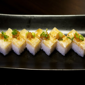 Hamachi Oshi Sushi (6 pcs)