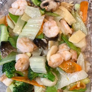 55. Shrimp with Assorted Vegetables 什菜虾 