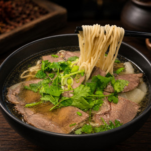 F01. Lanzhou Beef Noodle Soup 招牌兰州牛肉面