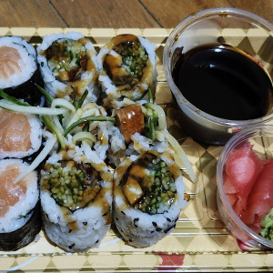 Eel Roll (6 pcs)