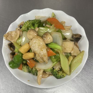 C16. Stir-Fried Chicken with Mixed Vegetables