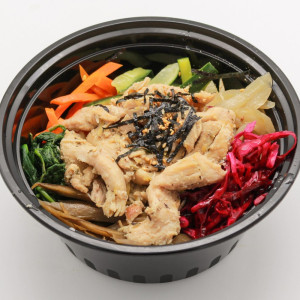 B6. Kim&rsquo;s Chicken Bowl