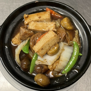 L3. Chestnut Q-Tofu Casserole 百頁粟子煲