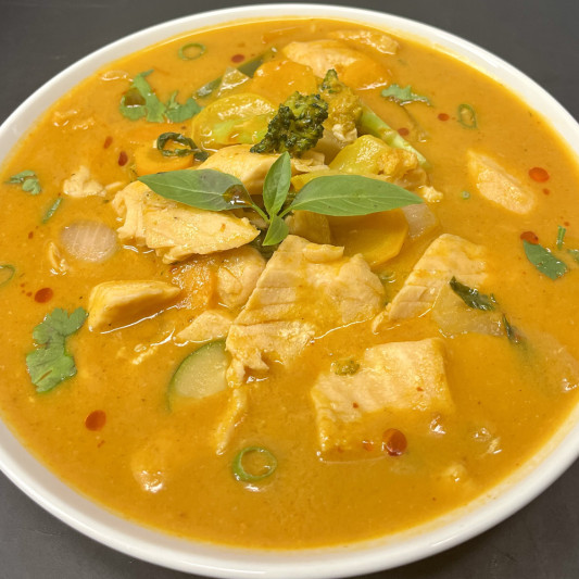 M14. Thai Salmon Red Curry