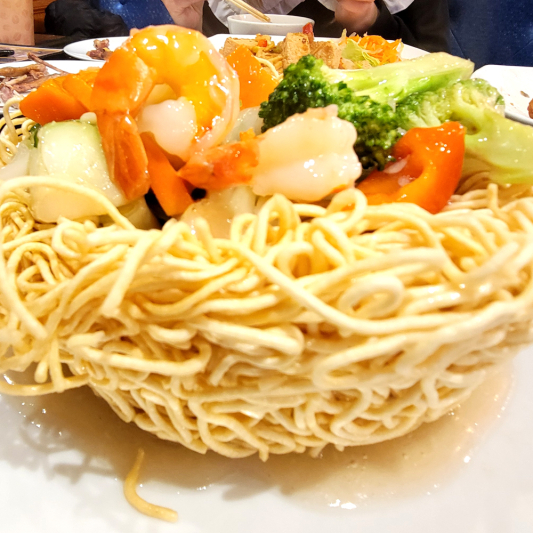 M2 Crispy Egg Noodles with Gravy Sauce (M&igrave; X&agrave;o Gi&ograve;n)