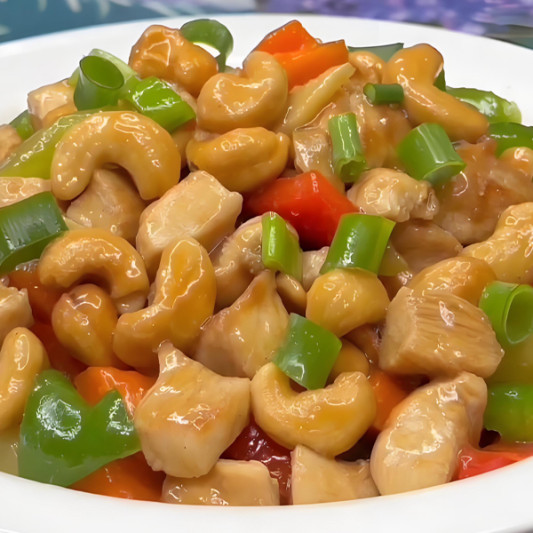 45. Chicken Gai Ding with Cashews 腰果鸡丁