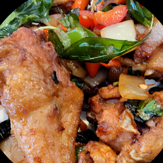 A9 Thai Basil and Chili Wok Wings (C&aacute;nh G&agrave; Chi&ecirc;n Th&aacute;i)