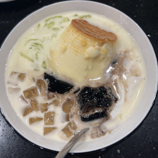 Flan Cake with Mixed Jelly (B&aacute;nh Flan Thạch Thập Cẩm)