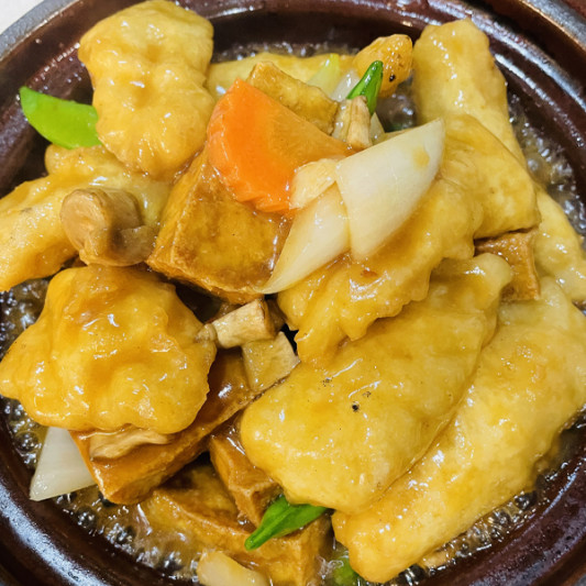29A. Rock Cod Tofu Hot Pot 班腩豆腐煲