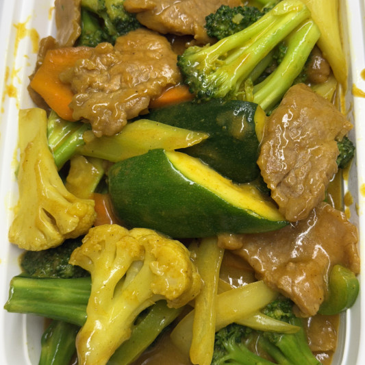 52. Beef with Curry Sauce & Vegetables