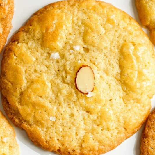 Buttery Almond Cookies