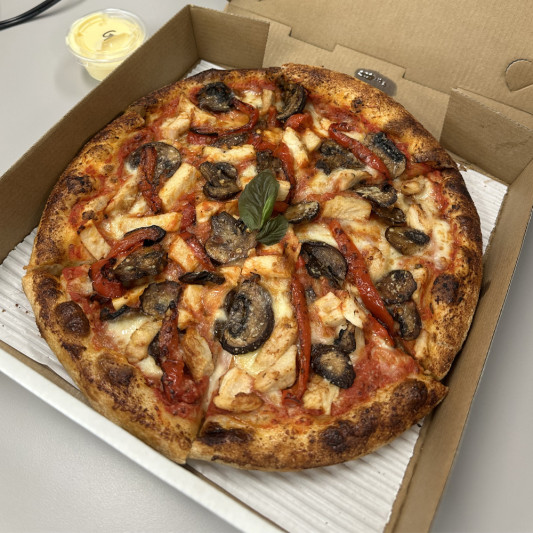 Grilled Chicken Pizza