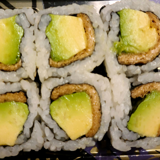 MM22. Inari Avocado (Fried Soybean Curd, Avocado) Roll (6 pcs)