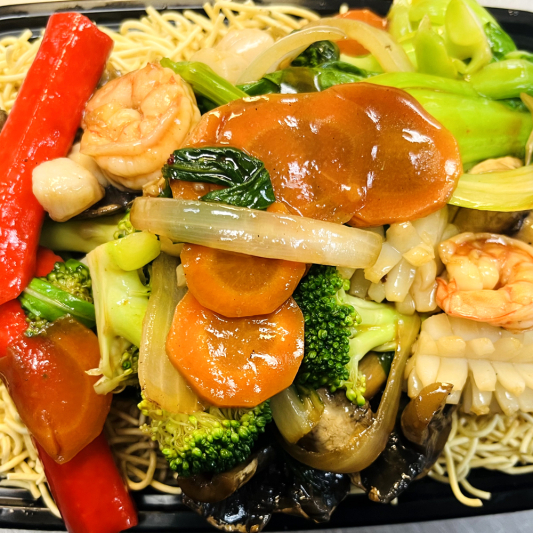 Seafood Cantonese Chow Mein 海鲜港式炒面
