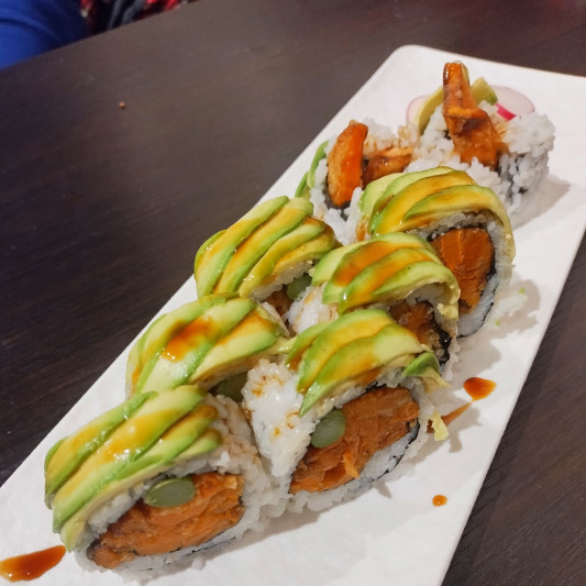 Vegetable Dragon Roll (8 pcs)