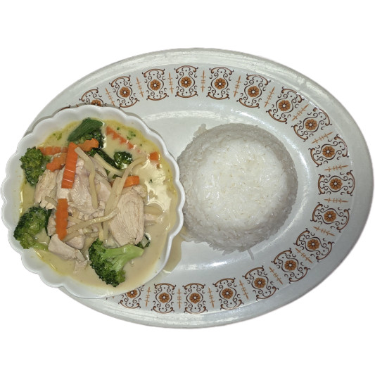 14. Green Curry Chicken Served with Rice