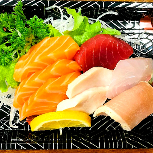 A4. Sashimi Appetizers (8 pcs)