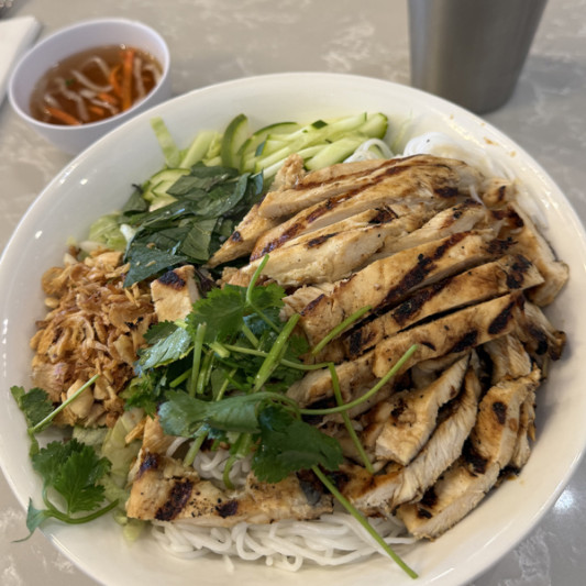 Chicken Vermicelli Noodle - B&uacute;n G&agrave; Nướng