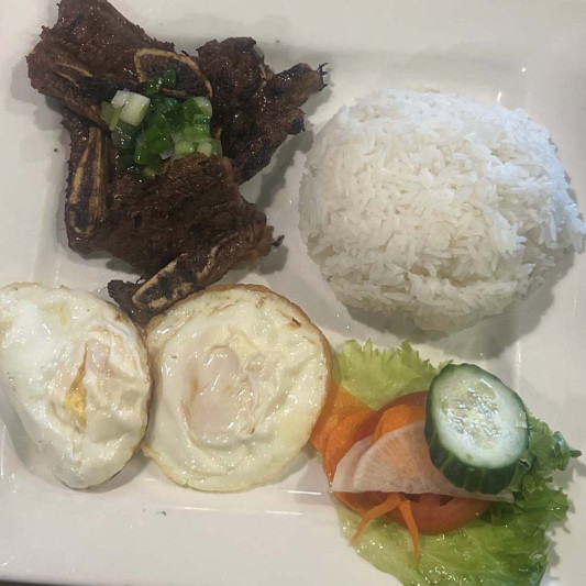 203. Grilled Beef Short Rib and Fried Egg with Rice (Cơm B&ograve; Nướng ỐP La)