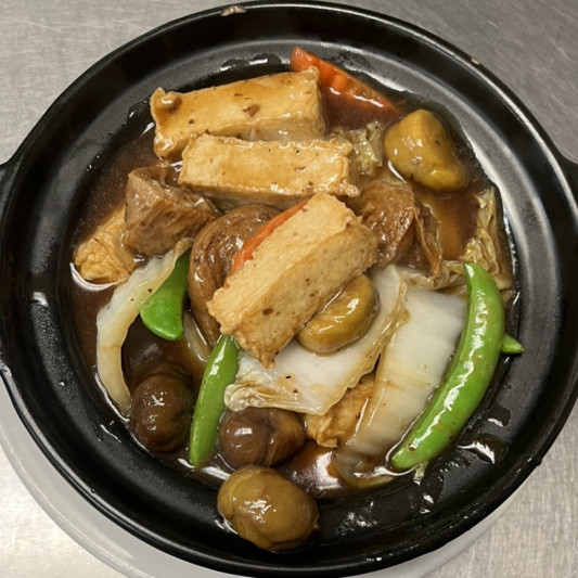L3. Chestnut Q-Tofu Casserole 百頁粟子煲
