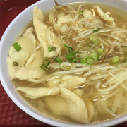 18. Chicken Rice Noodle Soup 雞肉河粉湯