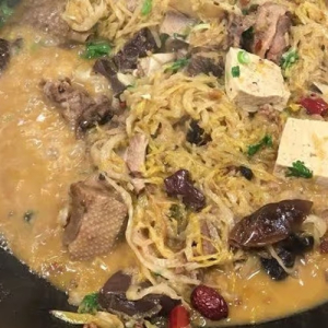 Stew Goose with Sauerkraut / 铁锅大鹅炖酸菜
