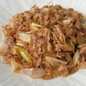 Fried Sliced Lamb with Leeks / 葱爆羊肉
