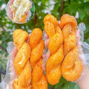 Durian Twist / 爆浆榴莲麻花