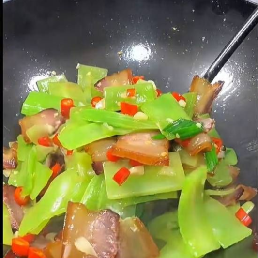 Stir-Fried Preserved Meat with Celtuce / 腊肉炒莴笋