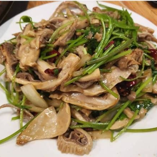 Stir-Fried Shredded Pork Tripe / 芫爆肚丝