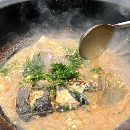 House Special Fish / 农家灶台鱼
