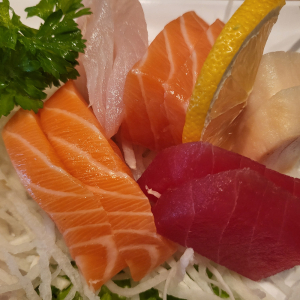 Assorted Sashimi (10 pcs)