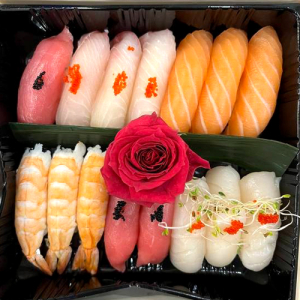 Deluxe Sushi Set (15 pcs)