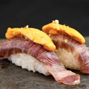 Wagyu Uni Sushi (2 pcs)
