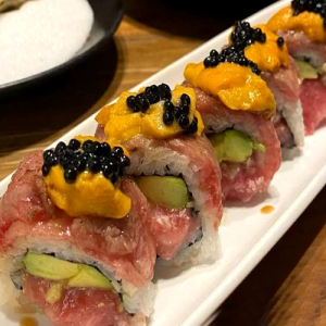 O Toro Wagyu Uni Aburi Roll (8 pcs)