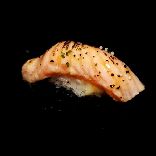 Salmon Torch Sushi (3 pcs)