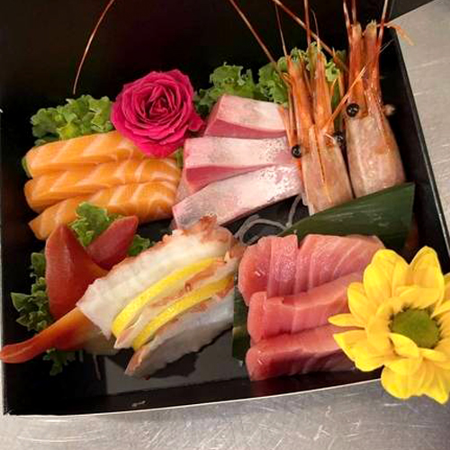 Sashimi Set (17 pcs)